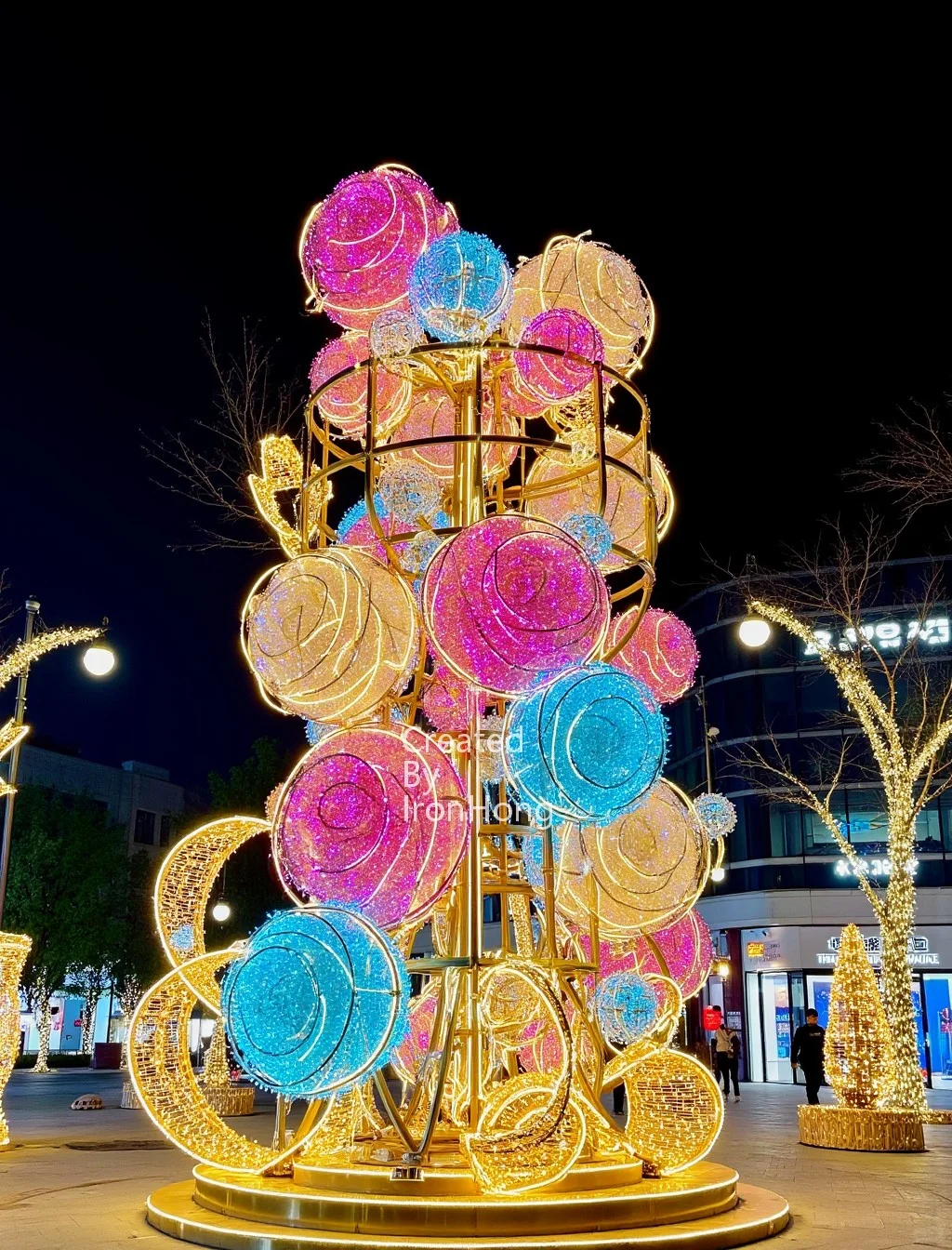 一组玫瑰花装置,七夕创意提前备好