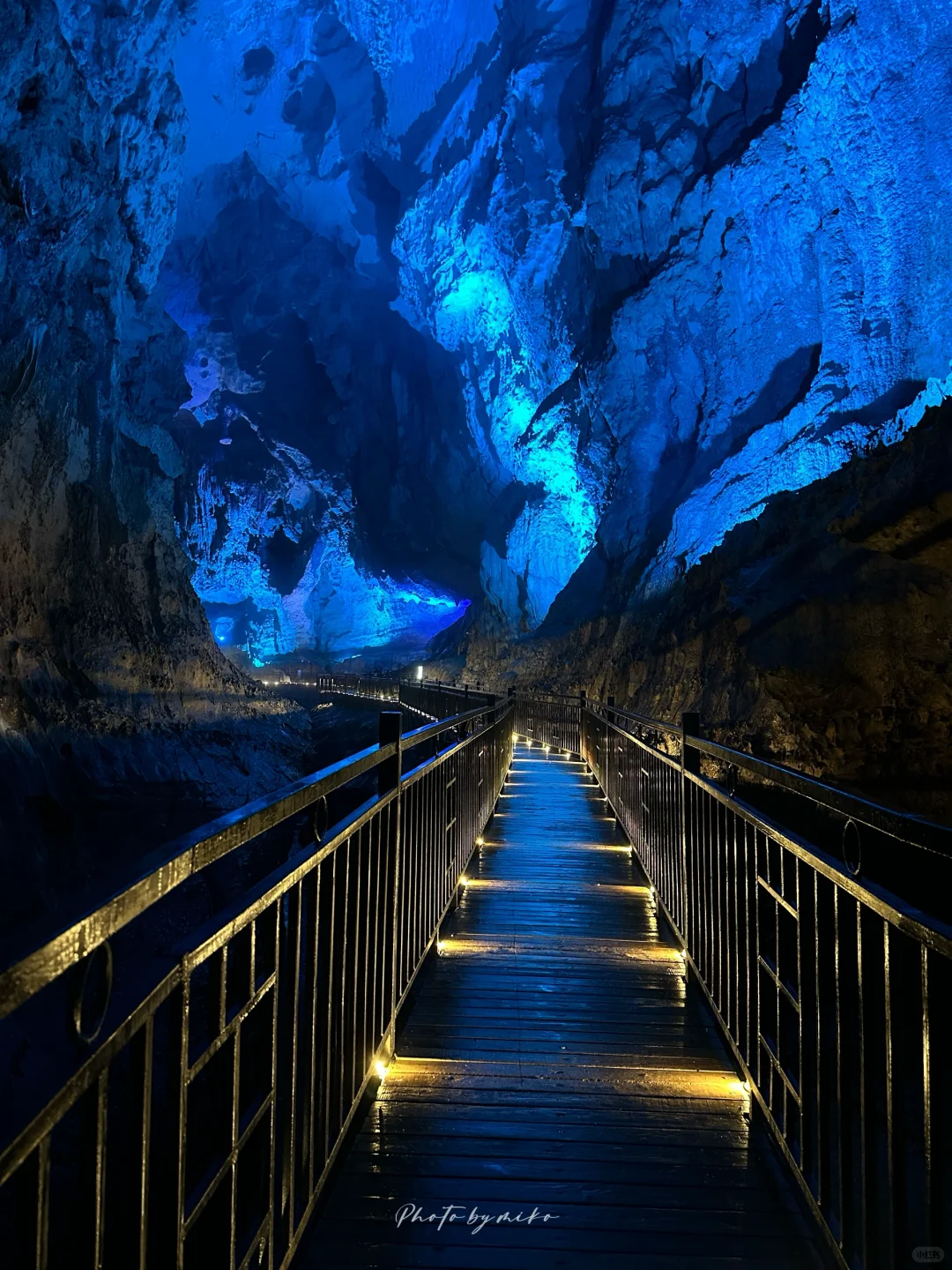 藏在山里的蓝洞，太美了(^-^)