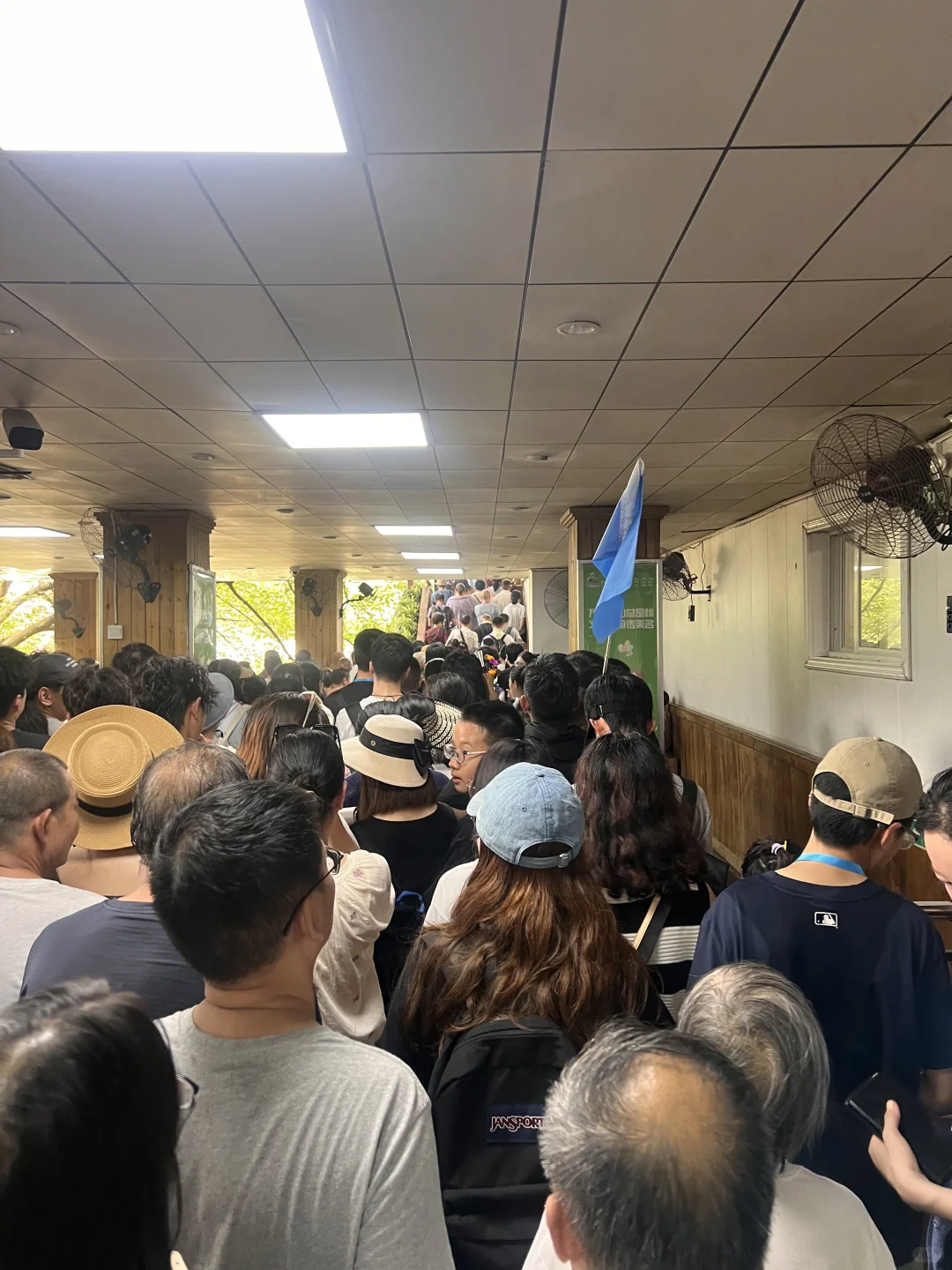 8.11最差调度景区 贵州黄果树瀑布