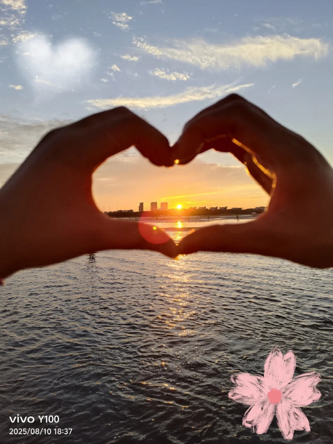 坐在海边看日落