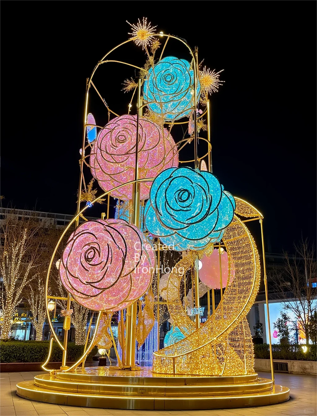 一组玫瑰花装置,七夕创意提前备好