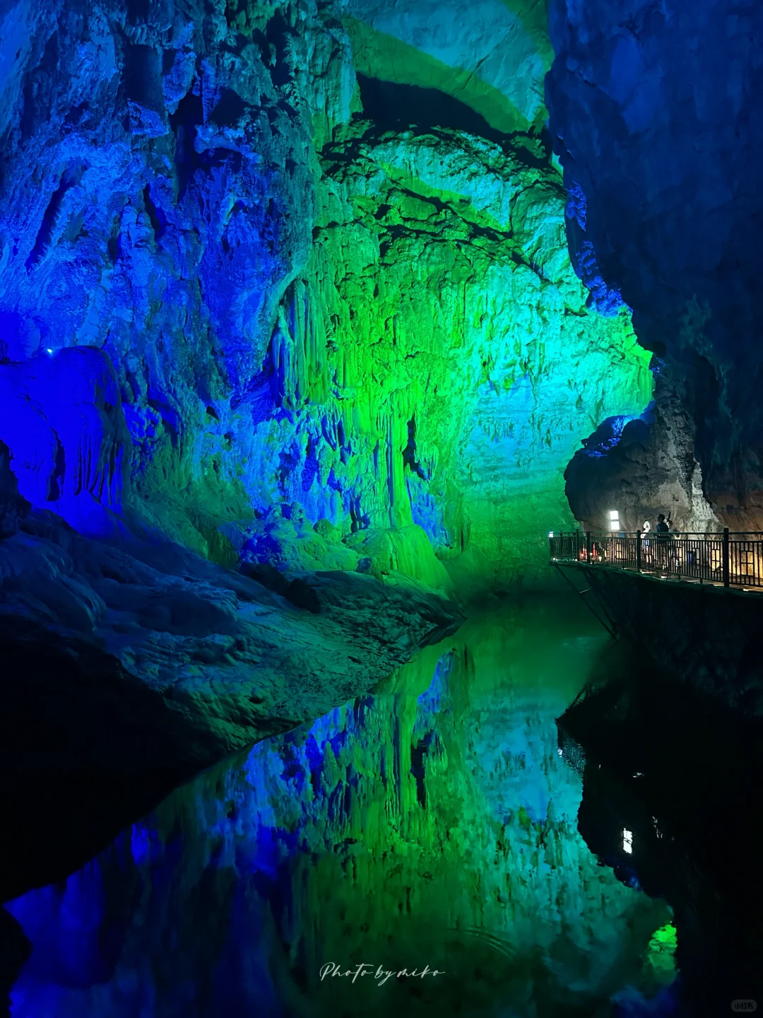 藏在山里的蓝洞，太美了(^-^)