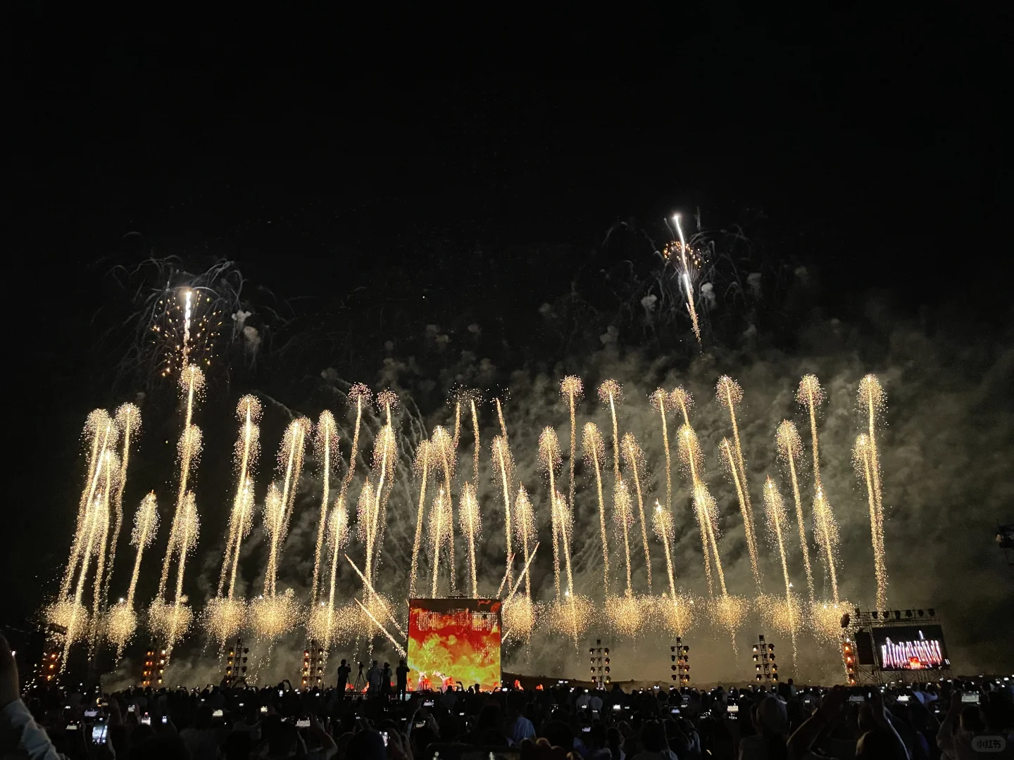 沙坡头花火大会｜该怎么形容这种惊艳