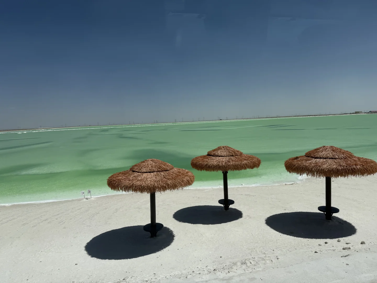 察尔汗盐湖的绿让人难以忘怀