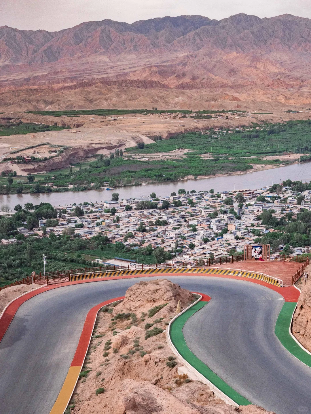 西北被严重低估的景点，即将消失的黄河石林