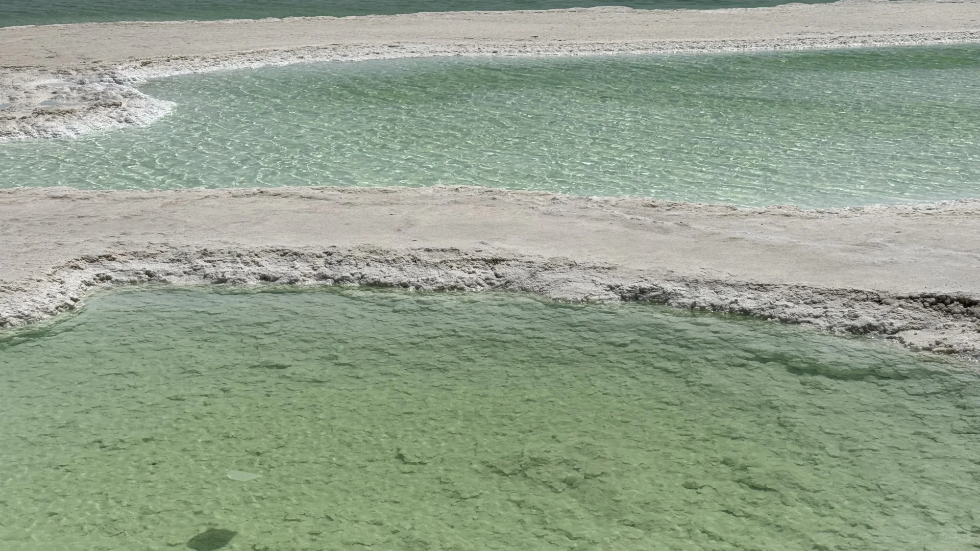 察尔汗盐湖的绿让人难以忘怀