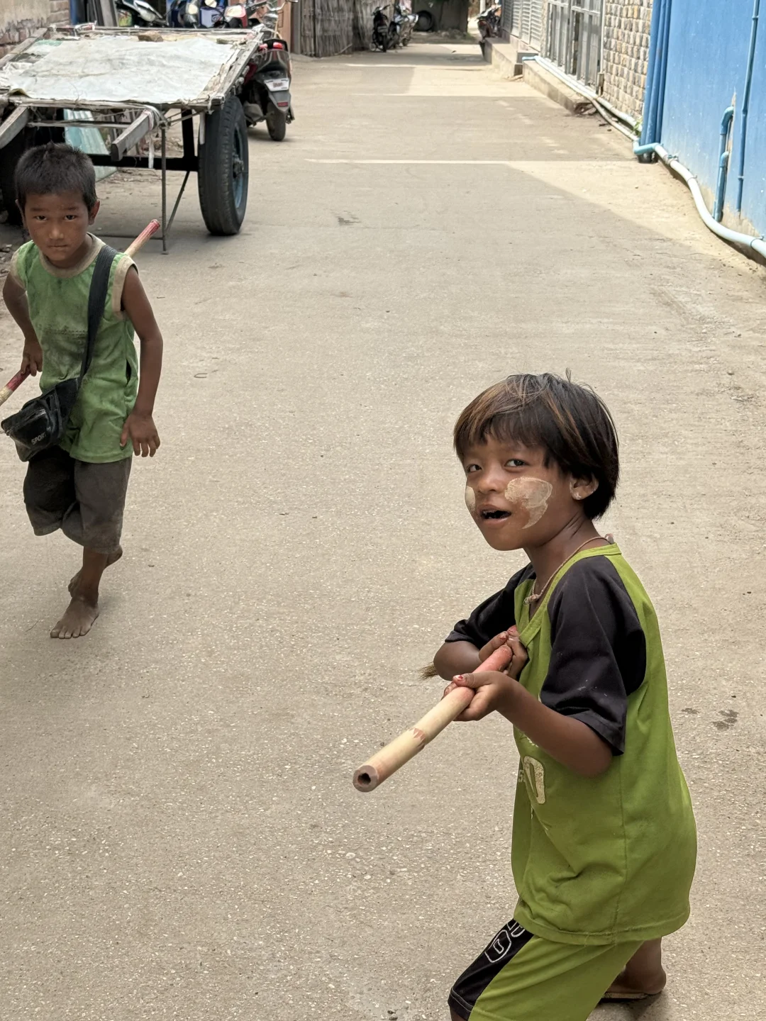 祖国大好河山都没看完呢你就要出国旅游？