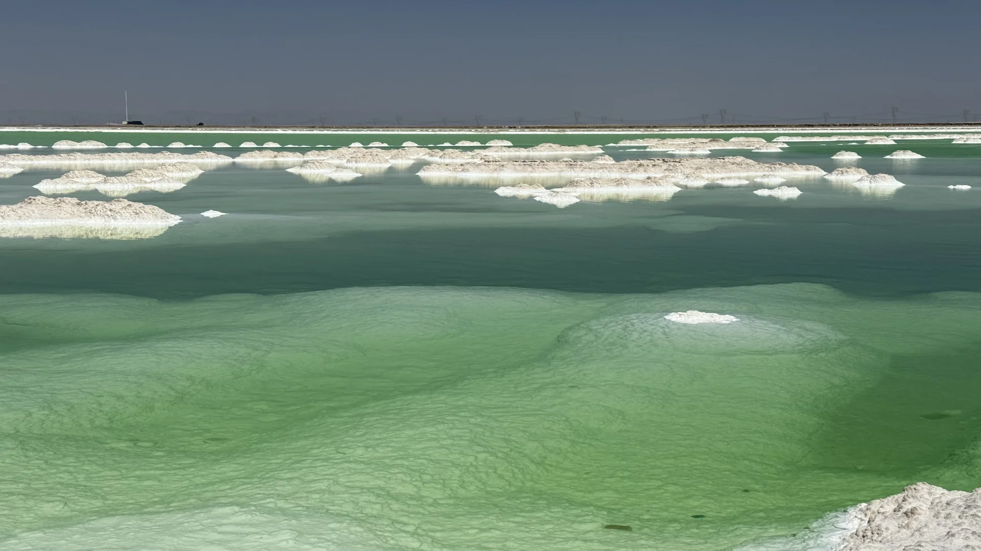 察尔汗盐湖的绿让人难以忘怀