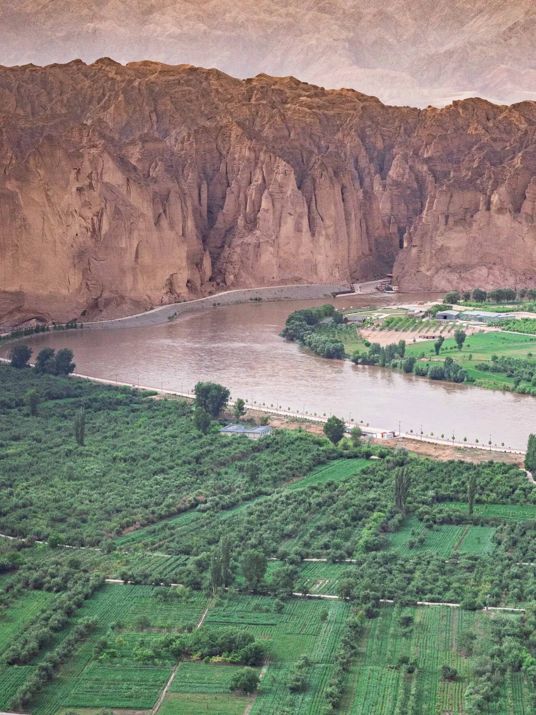 西北被严重低估的景点，即将消失的黄河石林