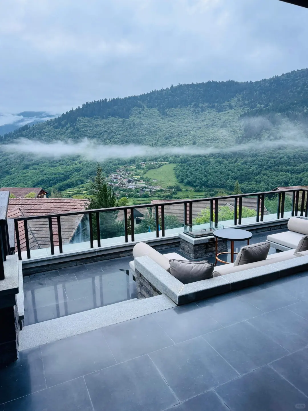 夏天22°C的川西，真的比瑞士还震撼！