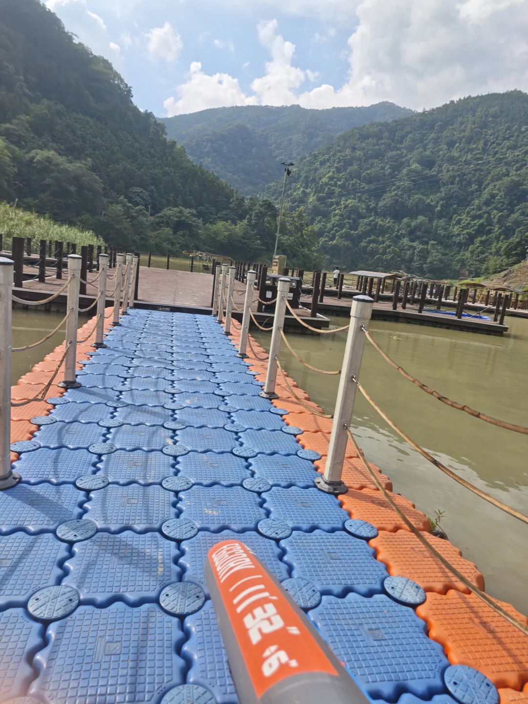 天峨县,川洞河燕子湖景区