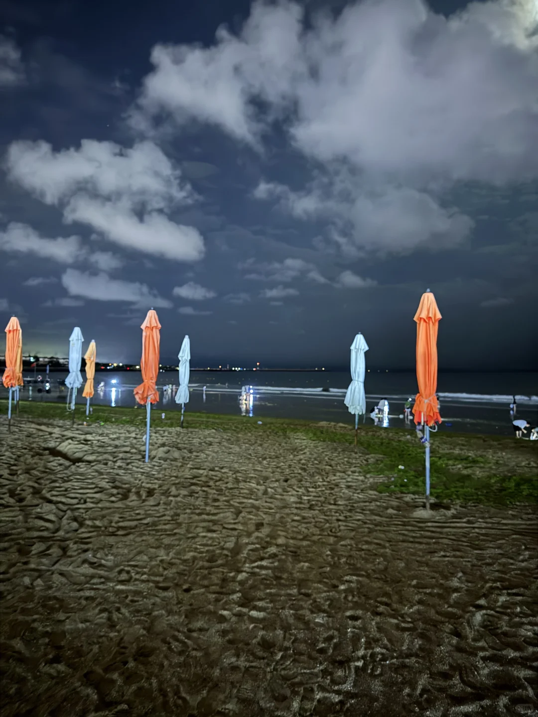 8月13晚山海天旅游景区丢失白色手机支架