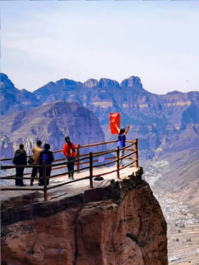 追光而遇，沐光而行|总有山值得奔赴