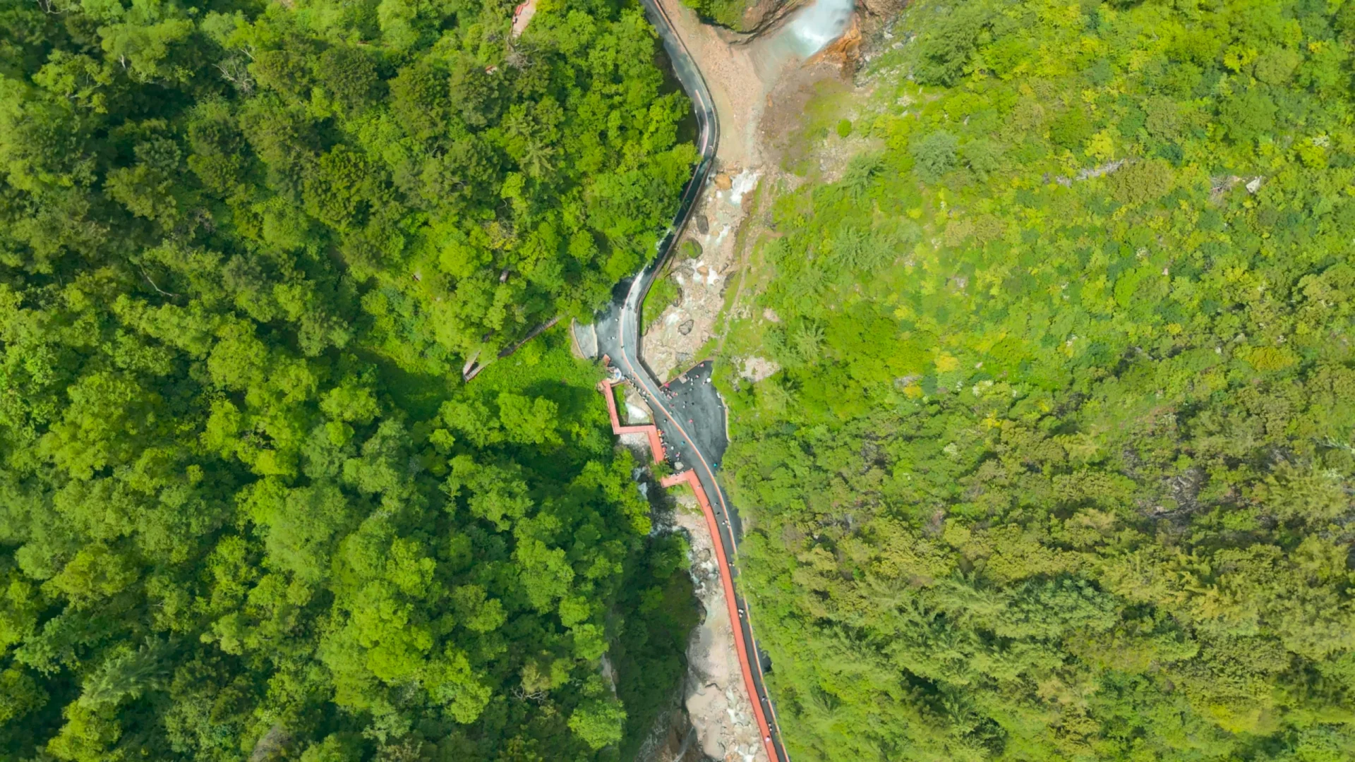 官鹅沟 千年爱恋铸就的陇南秘境