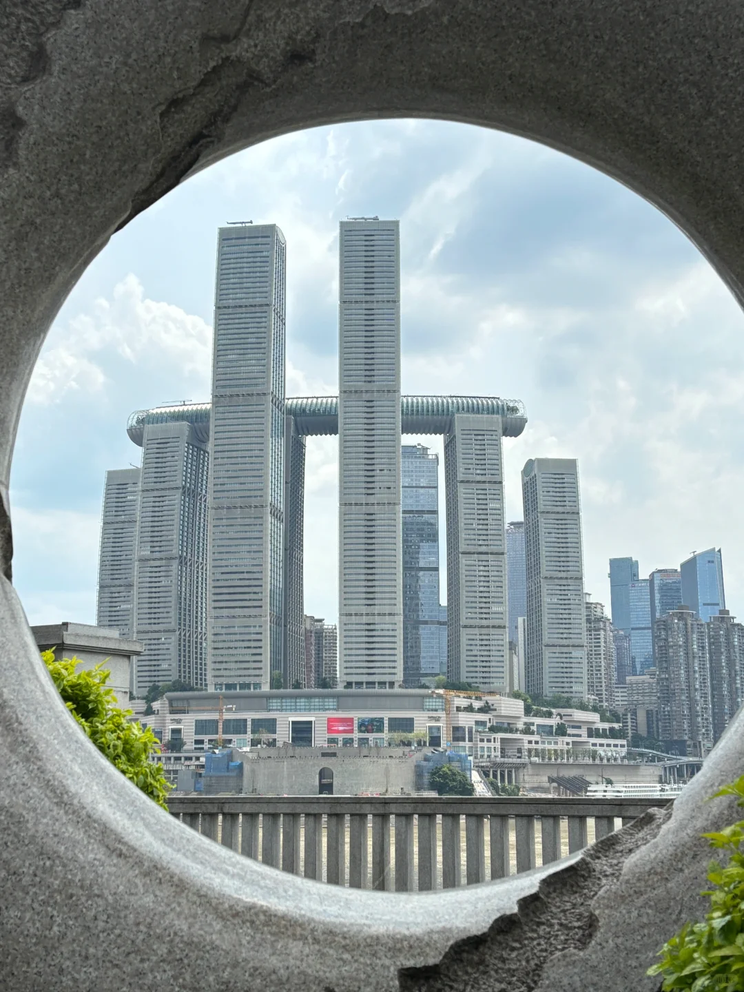 📍 𝑪𝒉𝒐𝒏𝒈𝒒𝒊𝒏𝒈重逢便是庆