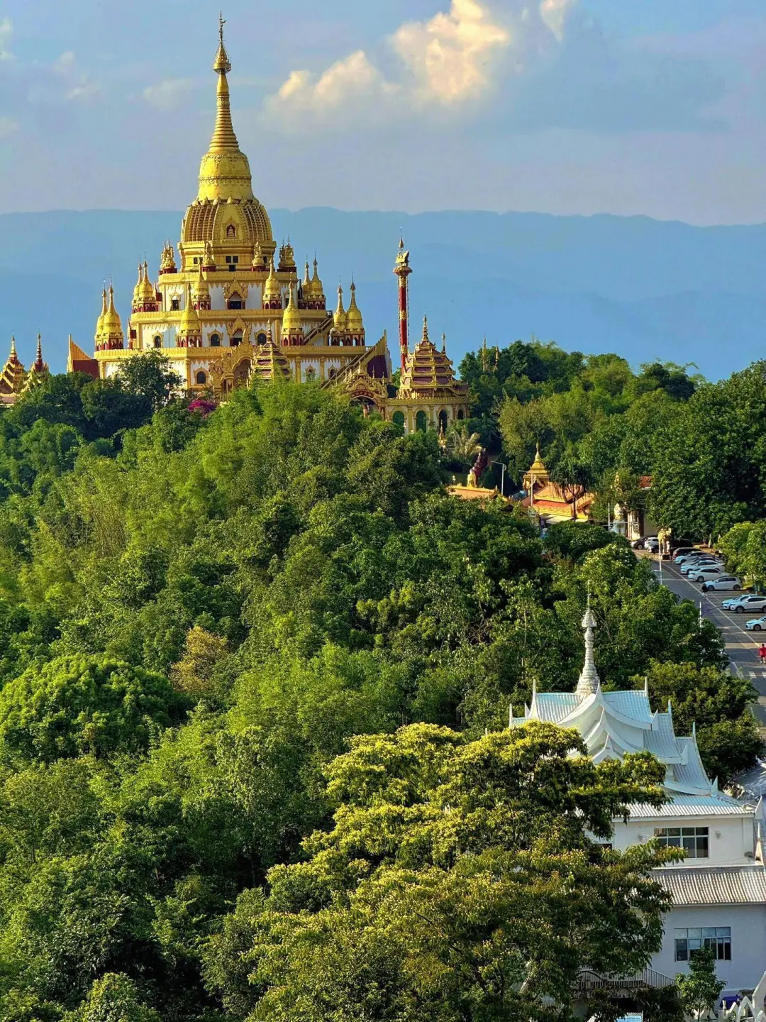 带儿子去了腾冲，这森林温泉比泰国还震撼！