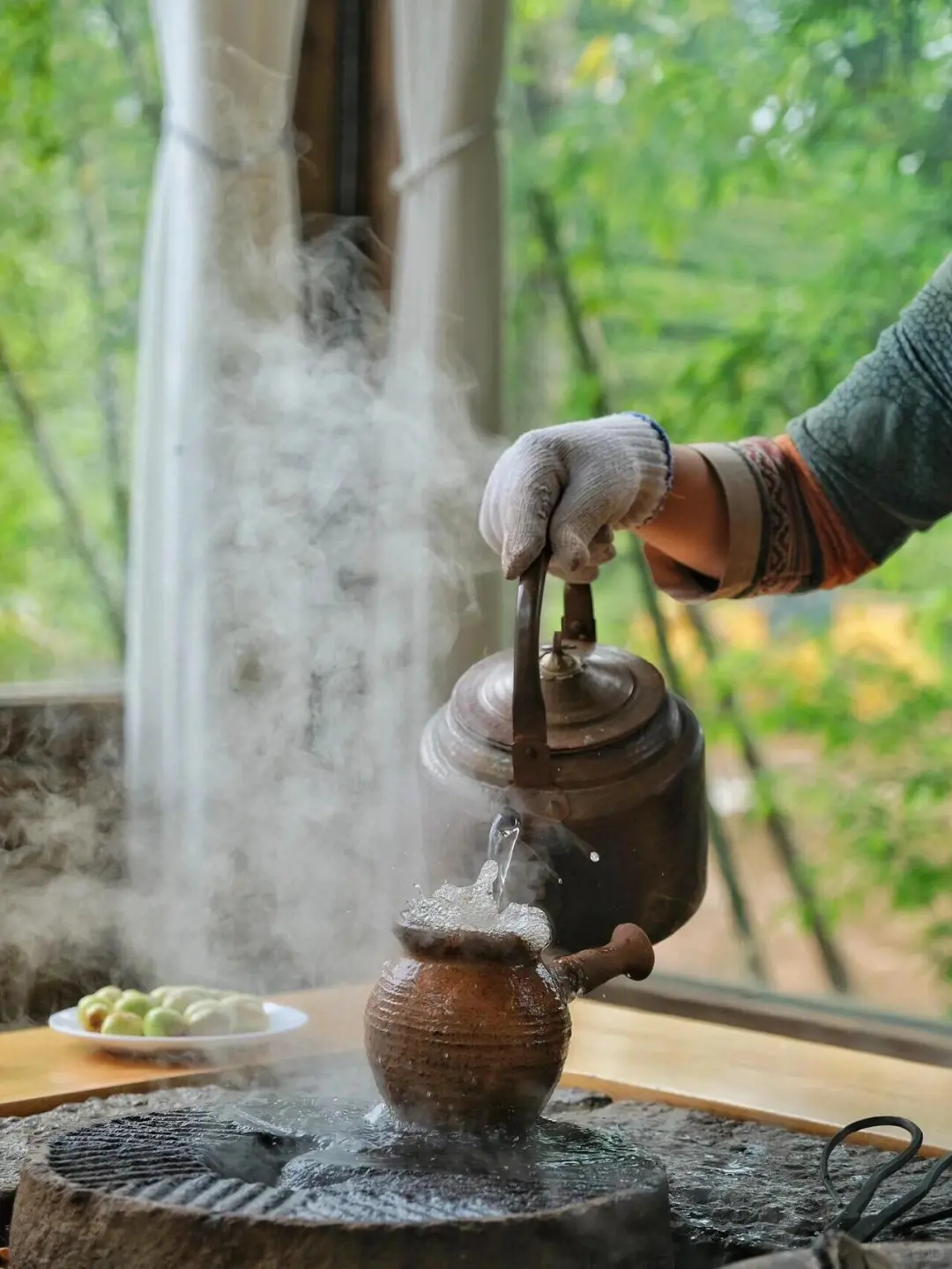 带儿子去了腾冲，这森林温泉比泰国还震撼！