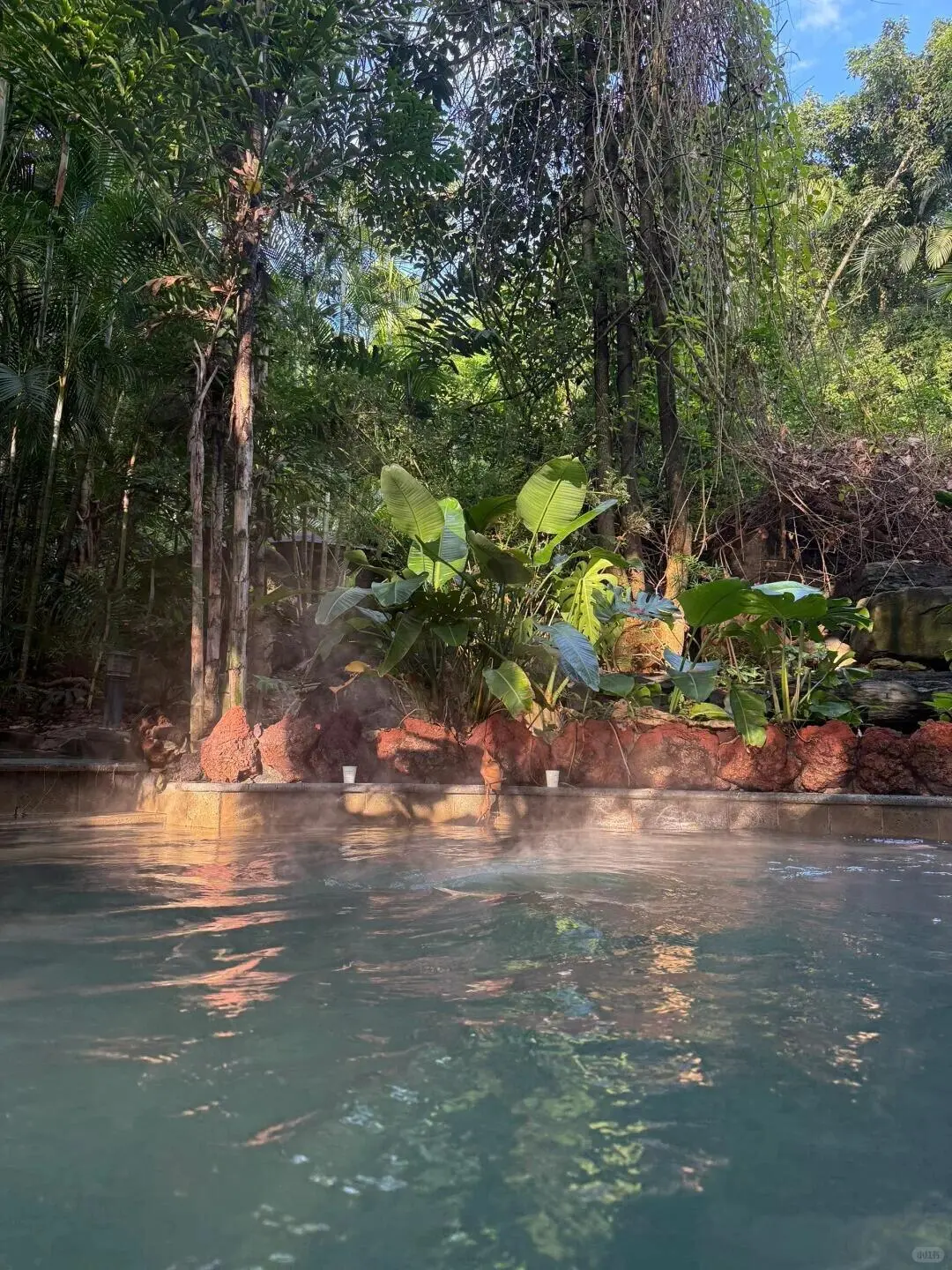 带儿子去了腾冲，这森林温泉比泰国还震撼！