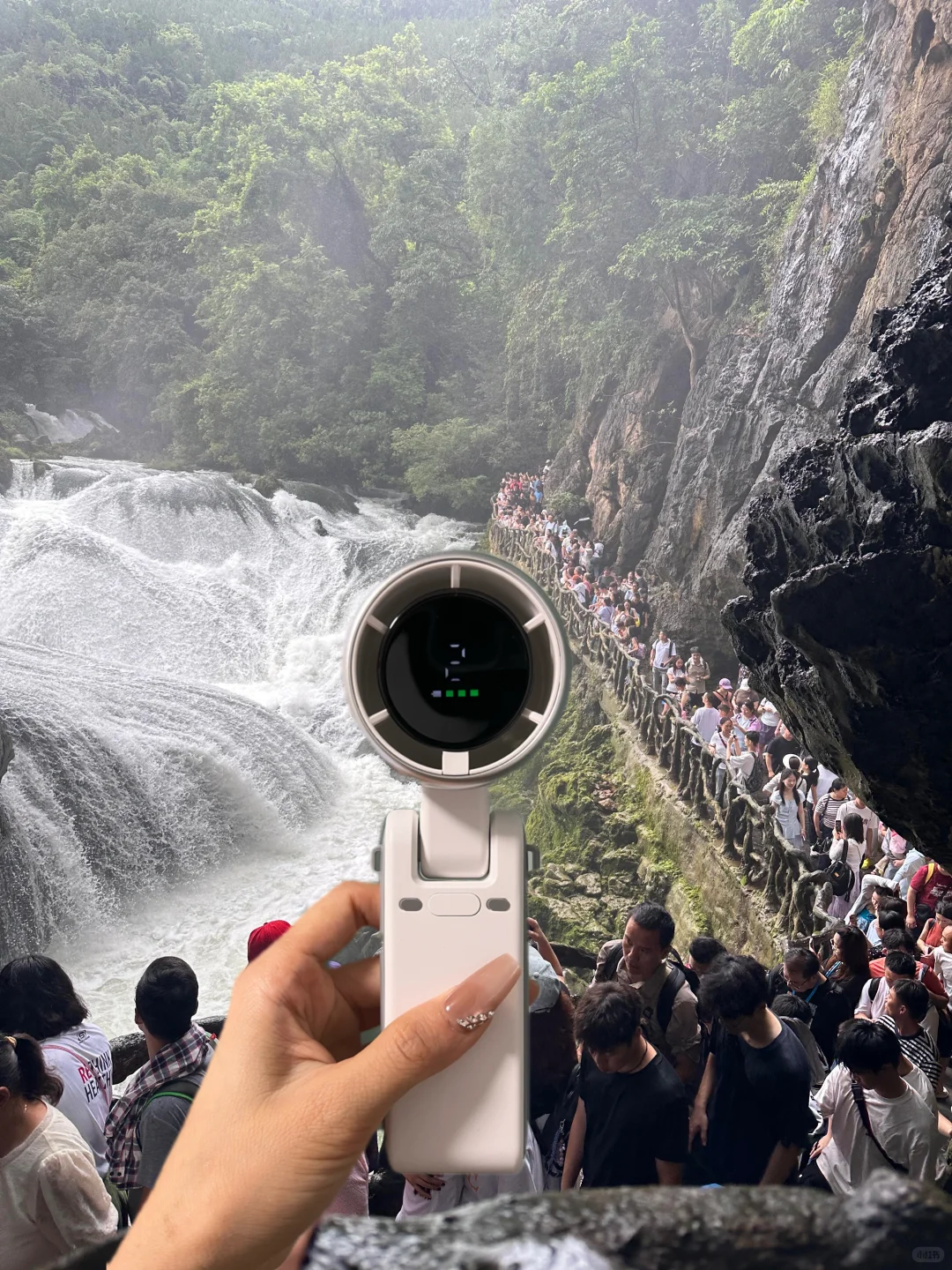 球球了去黄果树瀑布的人带个小风扇去吧😭