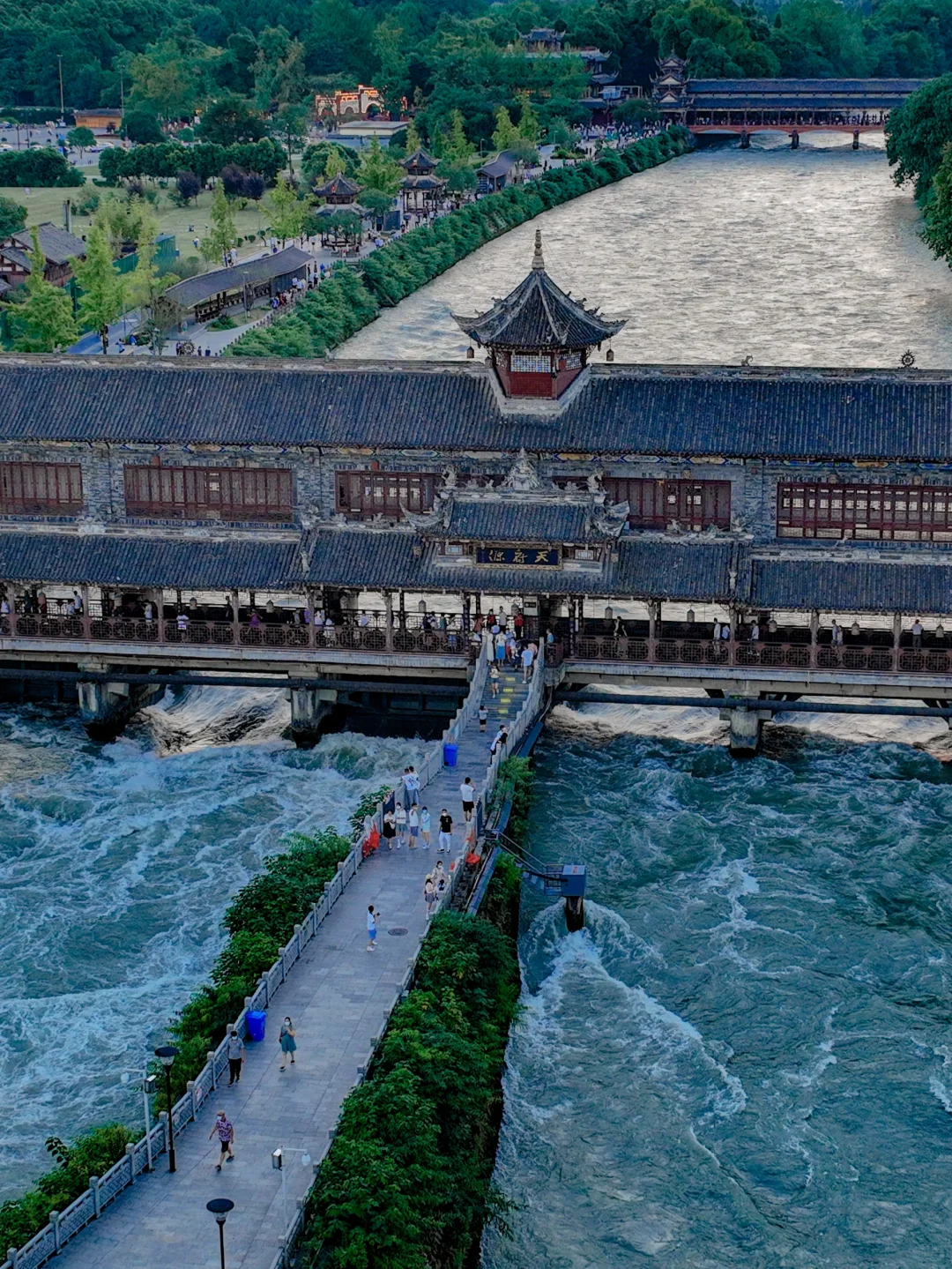 总要去趟都江堰吧,列入人生清单的山水小城