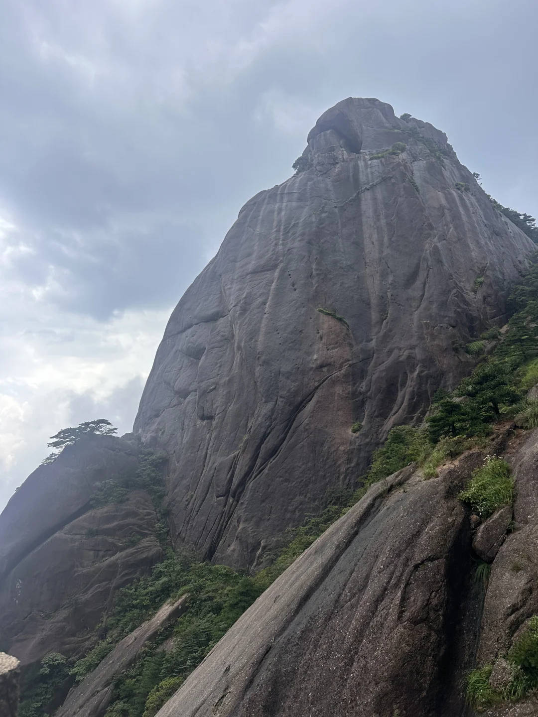黄山爬了，坑还挺多