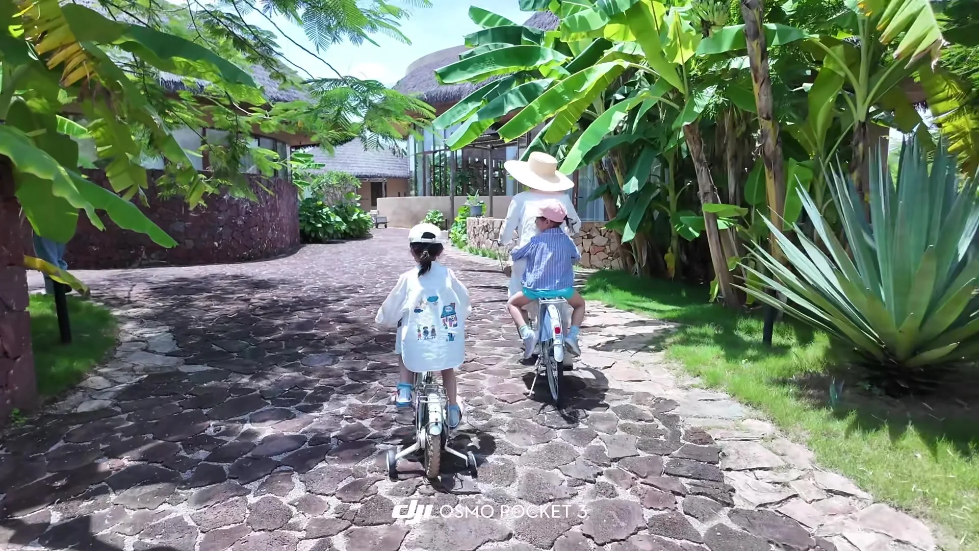 在三亚和崇左间选了崇左，娃玩的不想回家😭