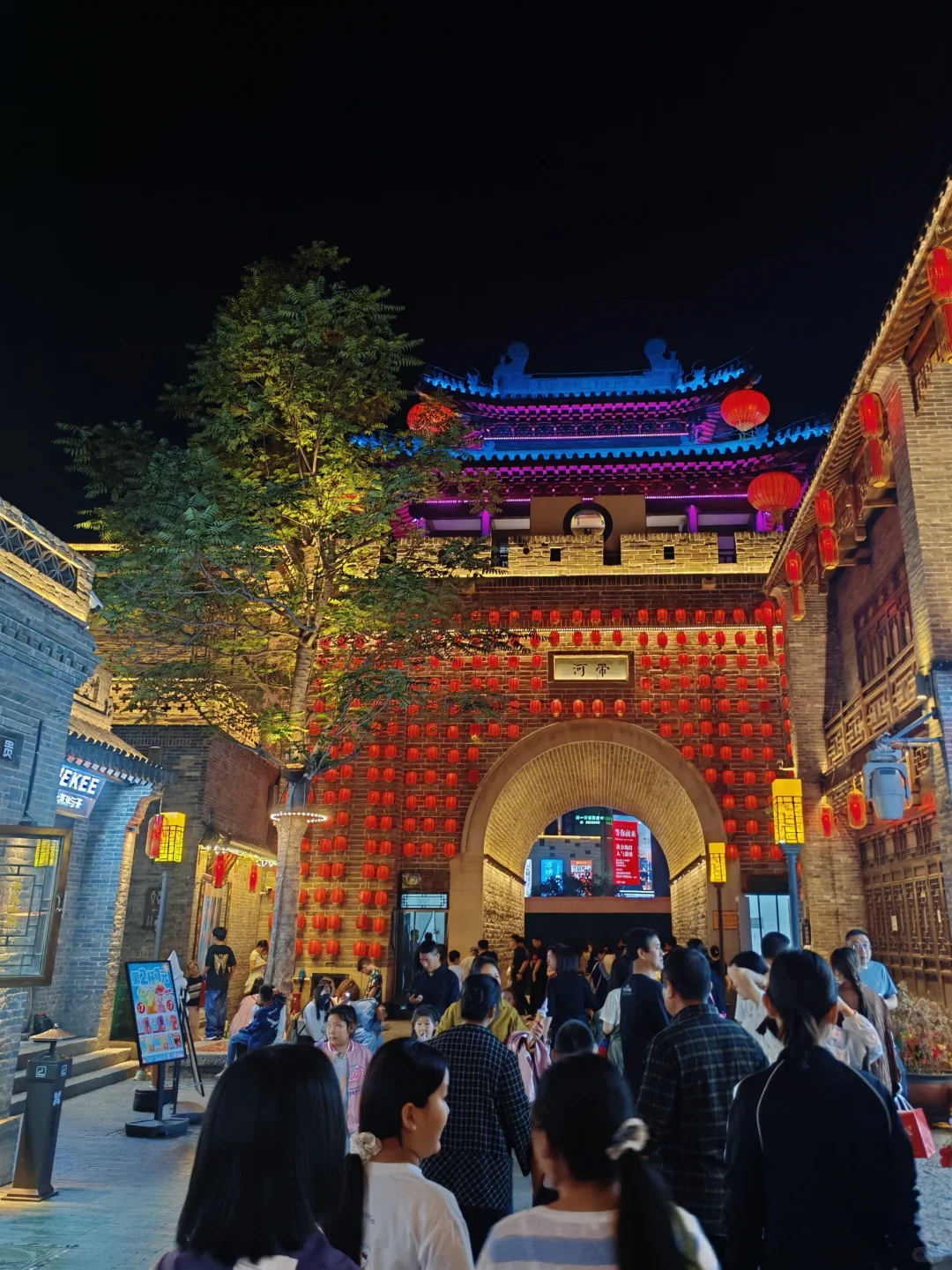 据说，每个城市都有这样一条步行街…