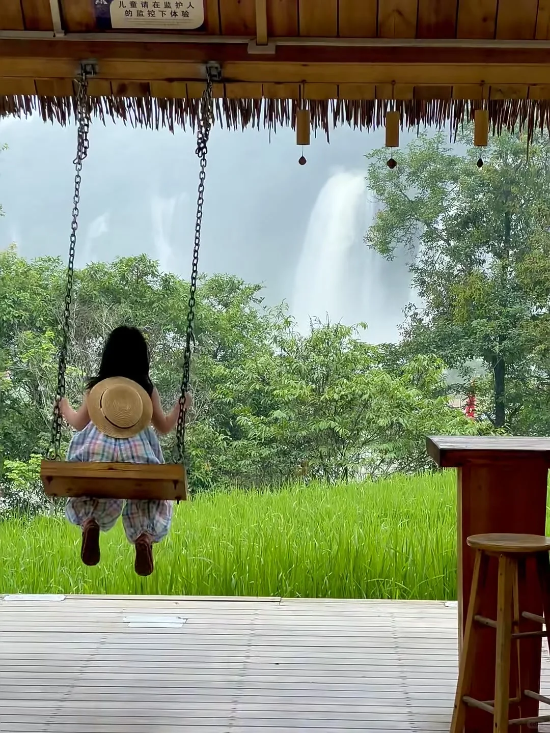 在三亚和崇左间选了崇左，娃玩的不想回家😭