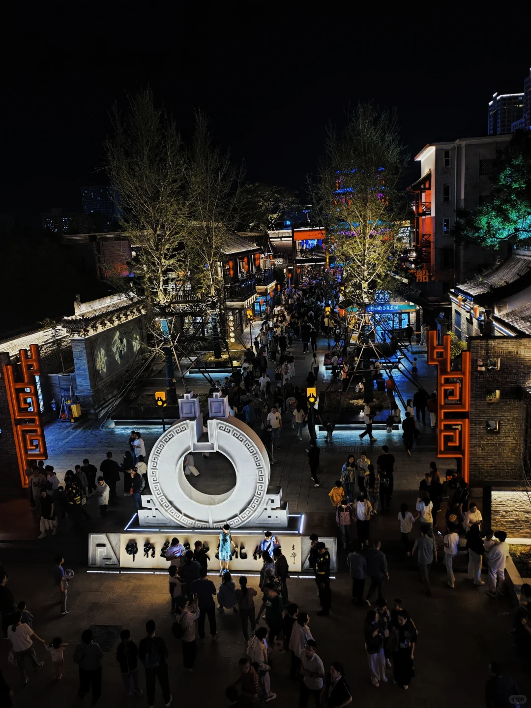 据说，每个城市都有这样一条步行街…