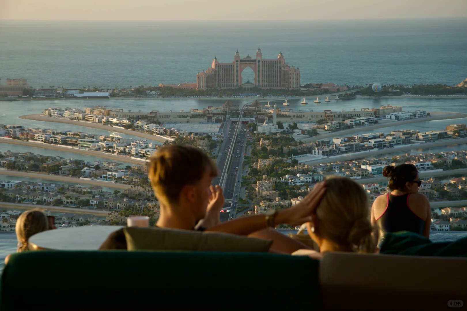 穷鬼大学生花800➕飞迪拜的三天两夜