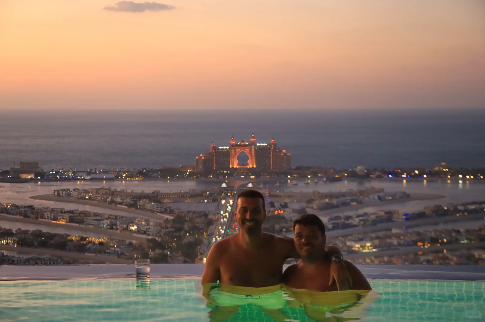 穷鬼大学生花800➕飞迪拜的三天两夜