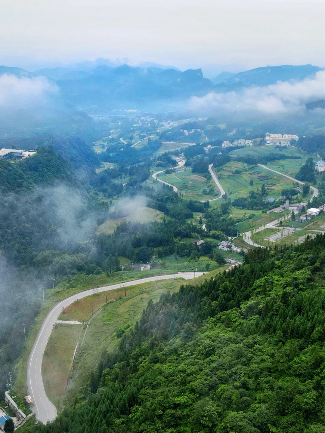 反向旅游！成都高铁2小时直达的云南小城