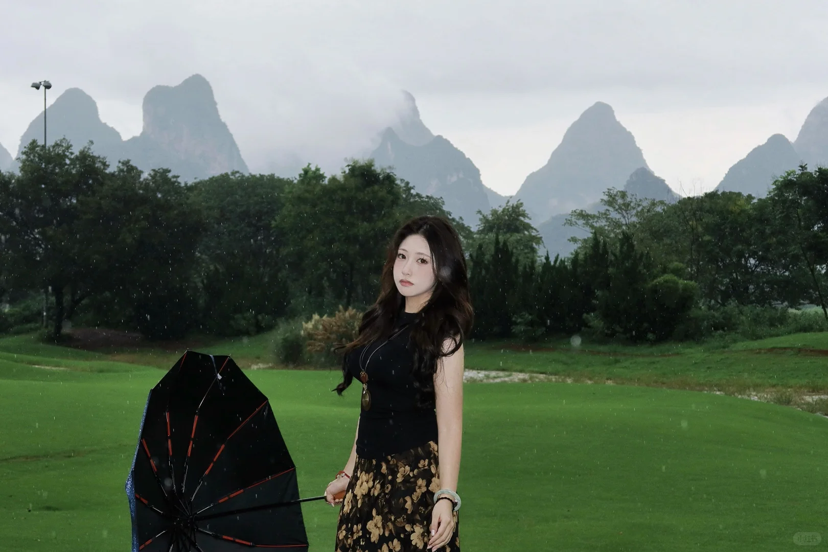 桂林桂海晴岚下雨天拍照也很美