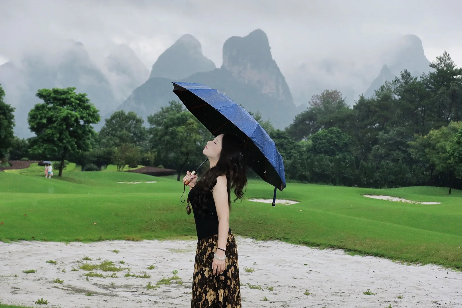桂林桂海晴岚下雨天拍照也很美
