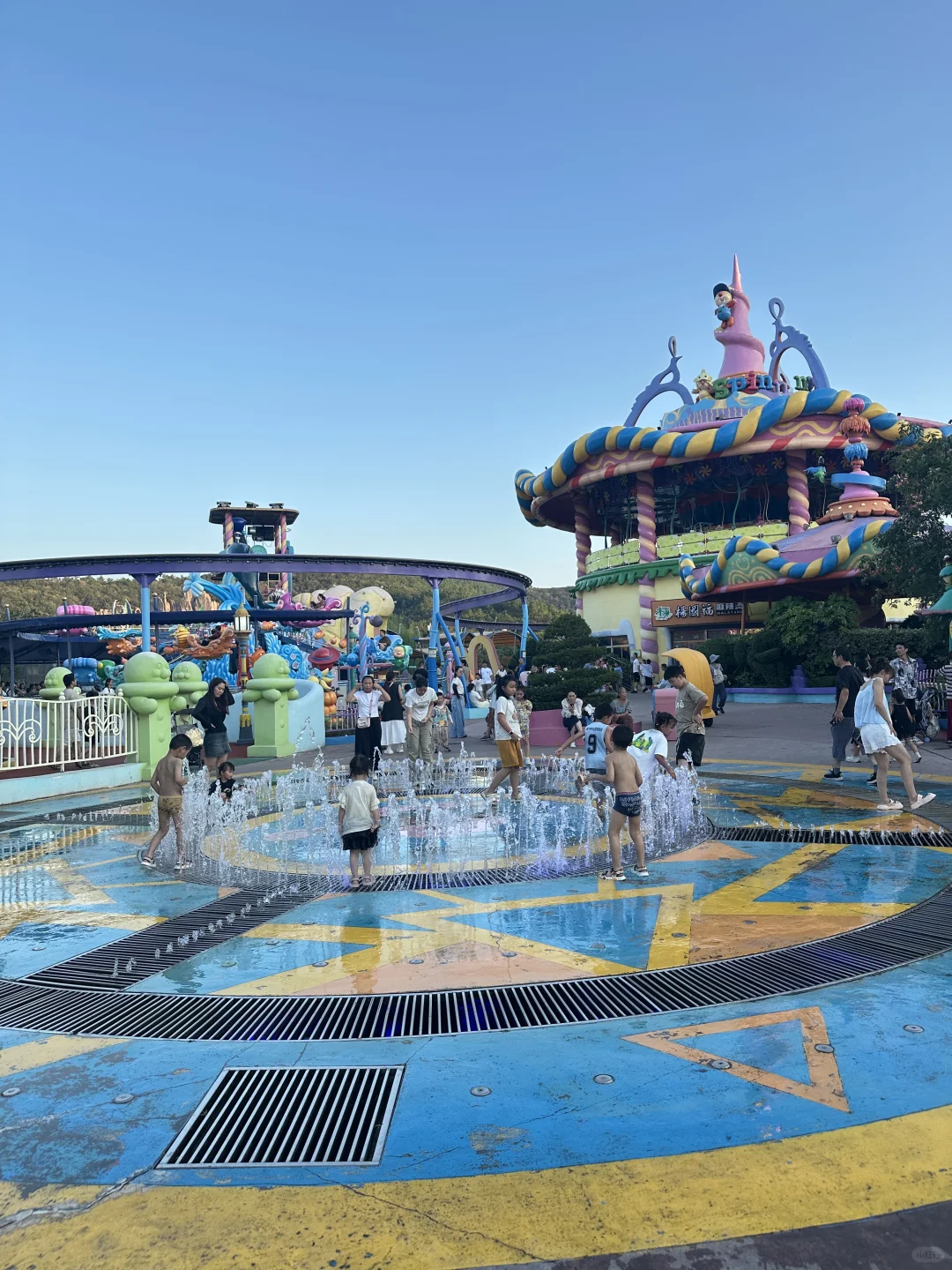 免费的嬉戏谷也是带娃玩上啦🎢‼️