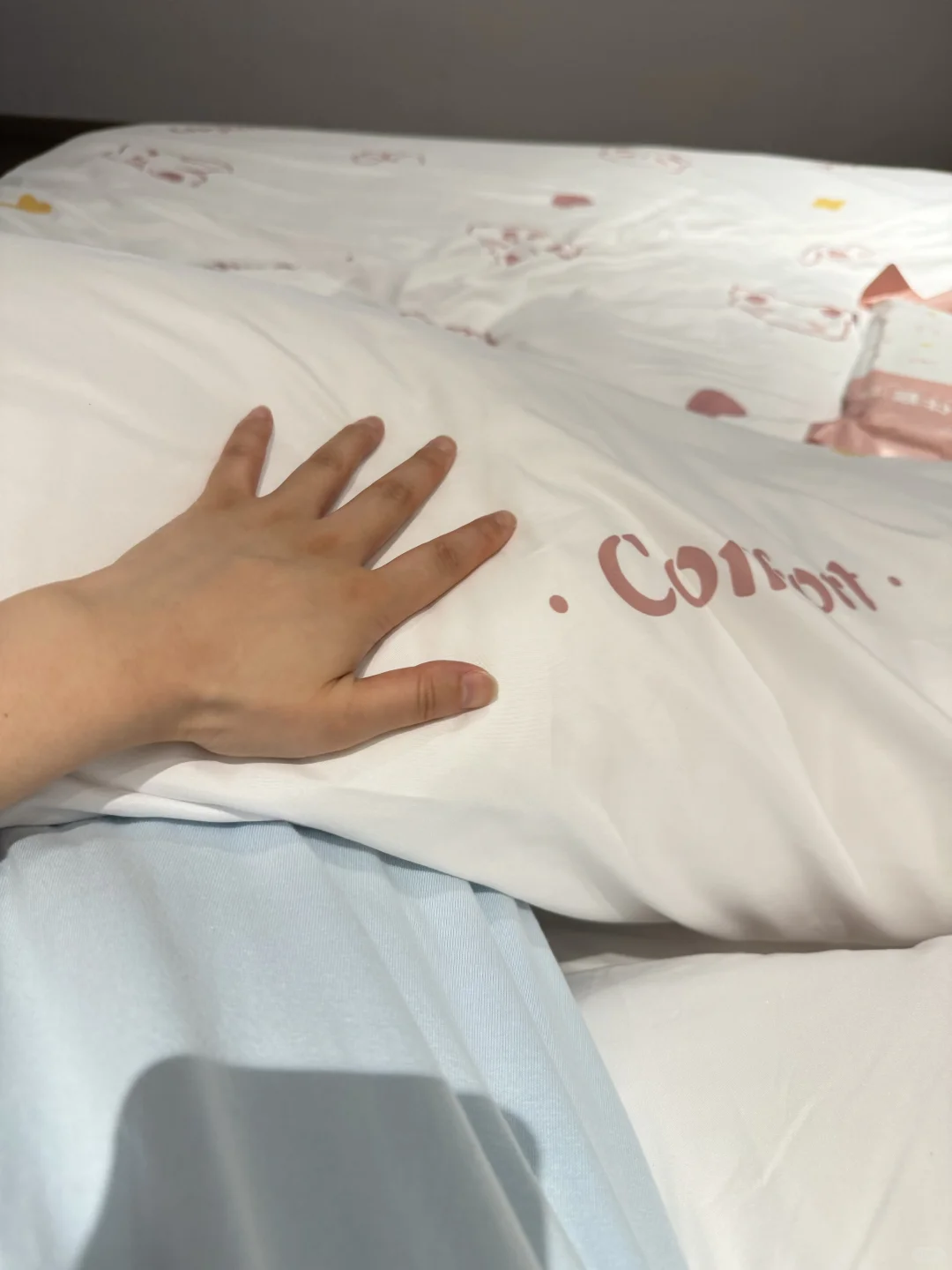 住酒店，都带一次性四件套怎么不早说啊😭