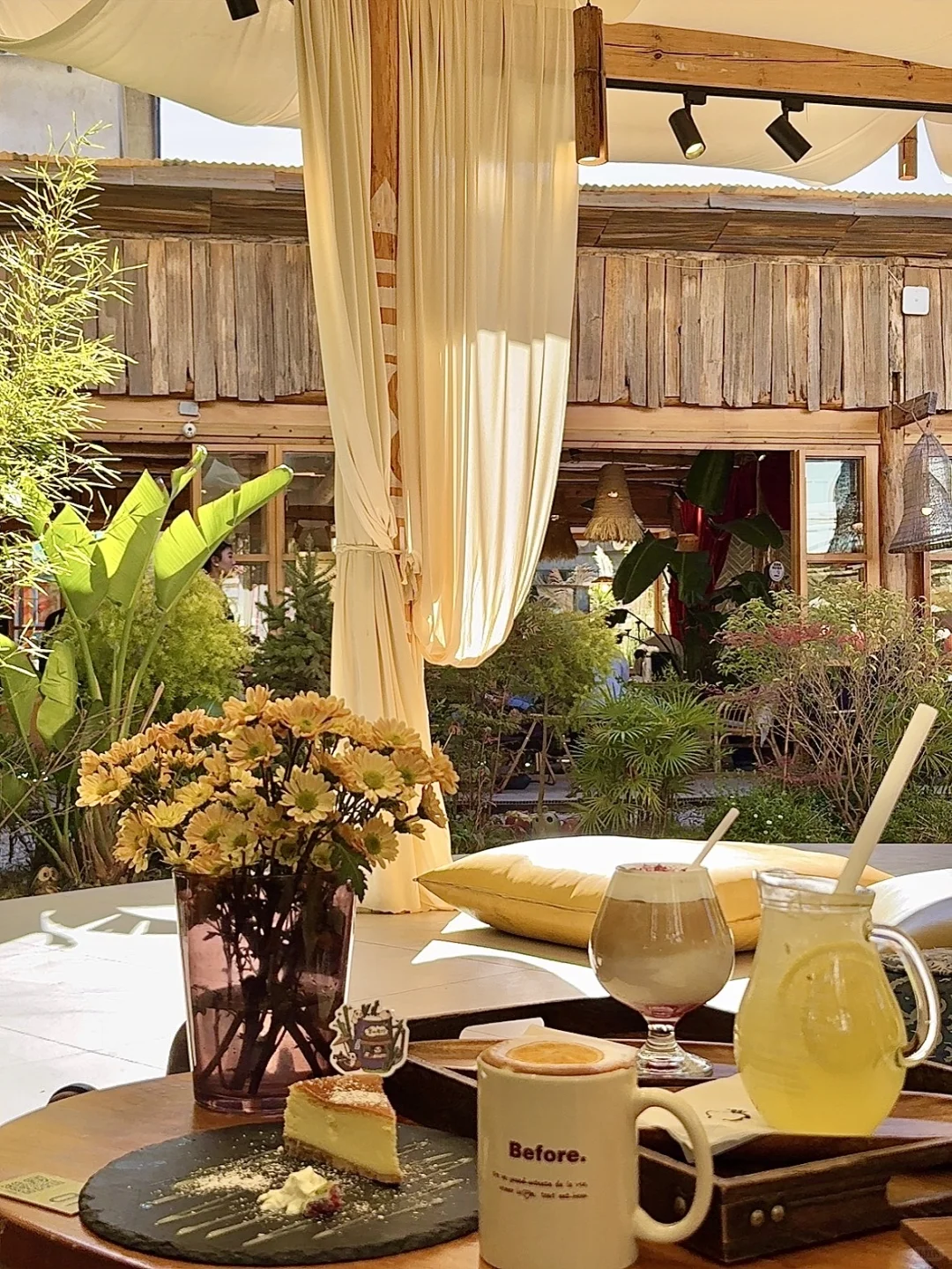 对自己熬夜做的丽江攻略满意得睡不着…😭