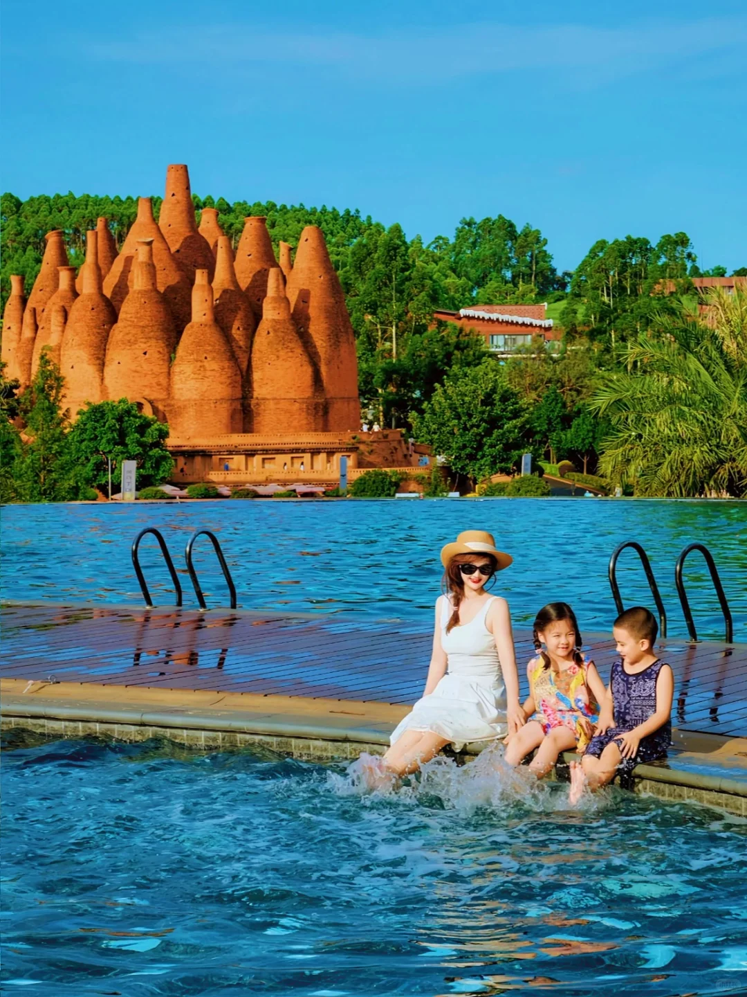 放弃崇左了，暑假冲23°C的弥勒，高铁直达方便