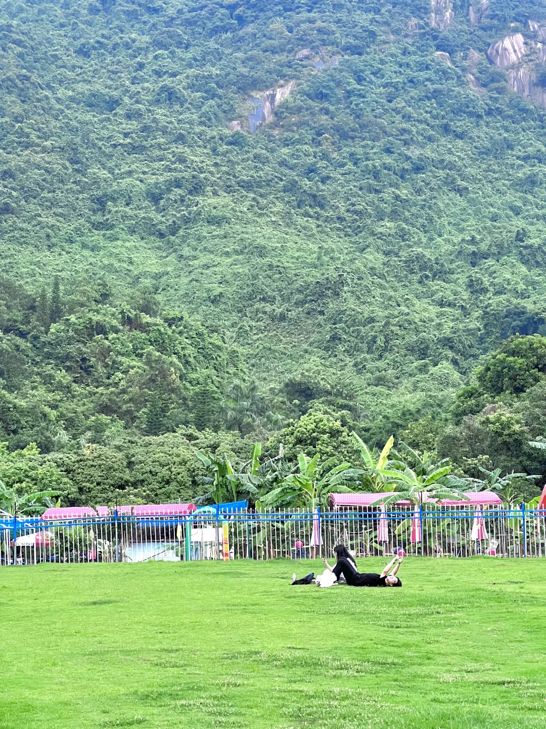 溯溪玩水捞鱼，这才是童年正确的打开方式呀！