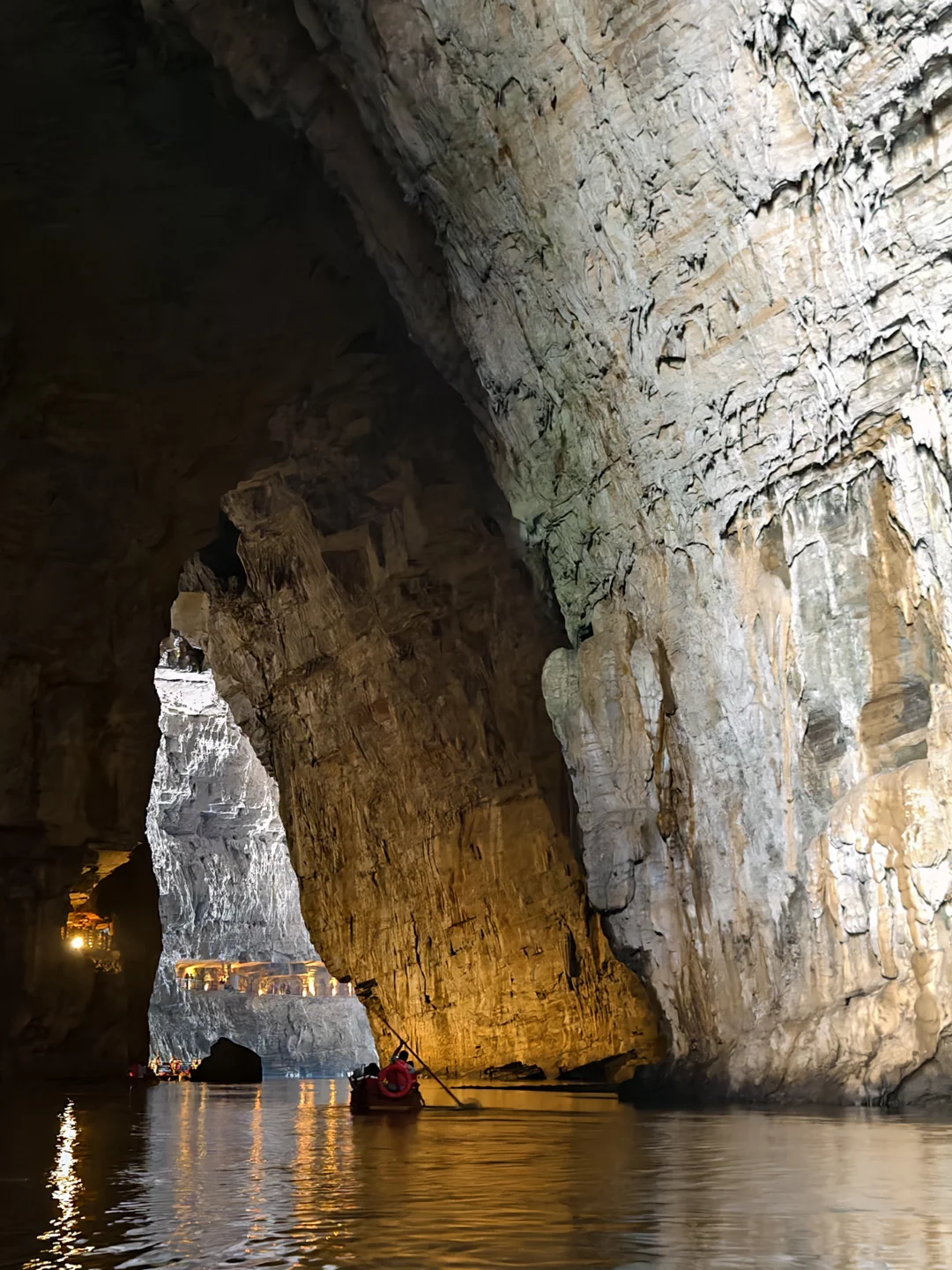 织金洞和大峡谷值得