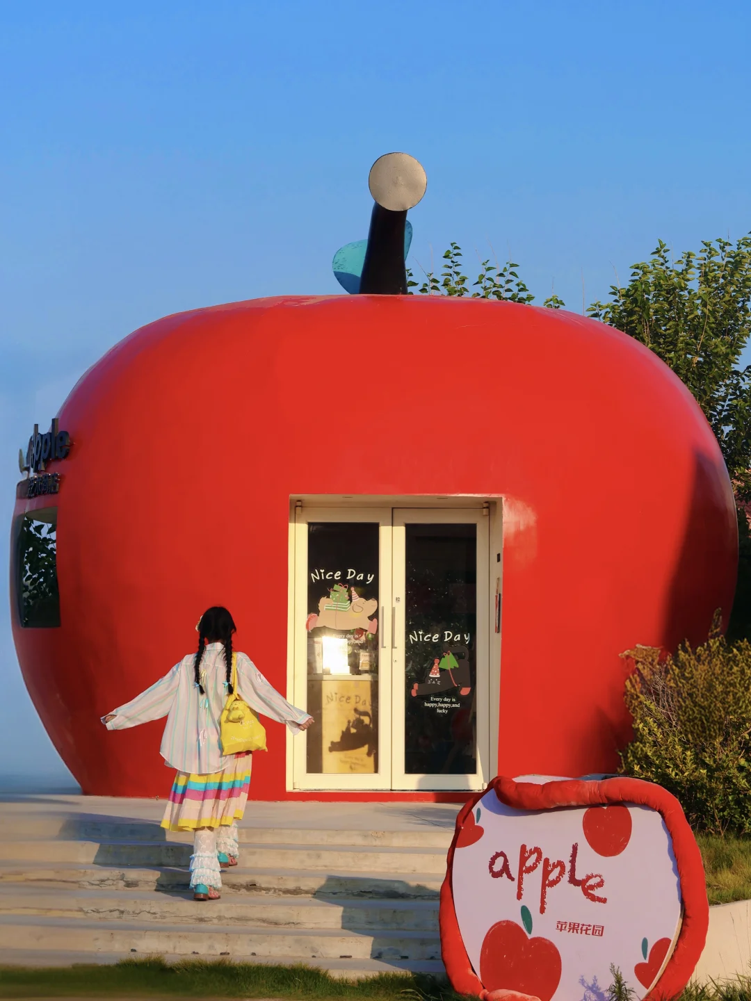 迄今为止，我最喜欢的海滨城市出现了…