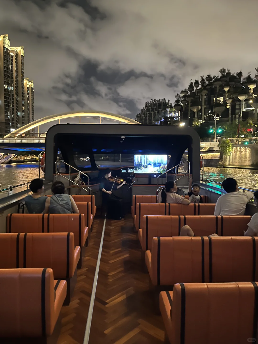 魔都旅游打开新方式，夜游苏州河🚢