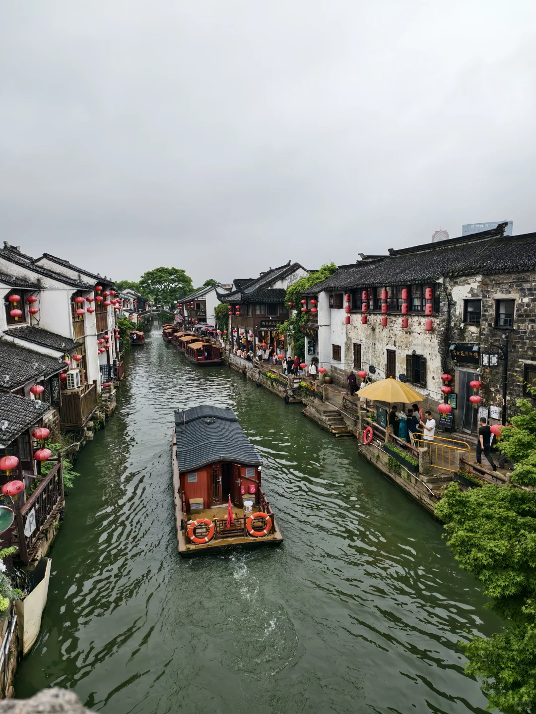 真的有被夜晚的七里山塘惊艳到！