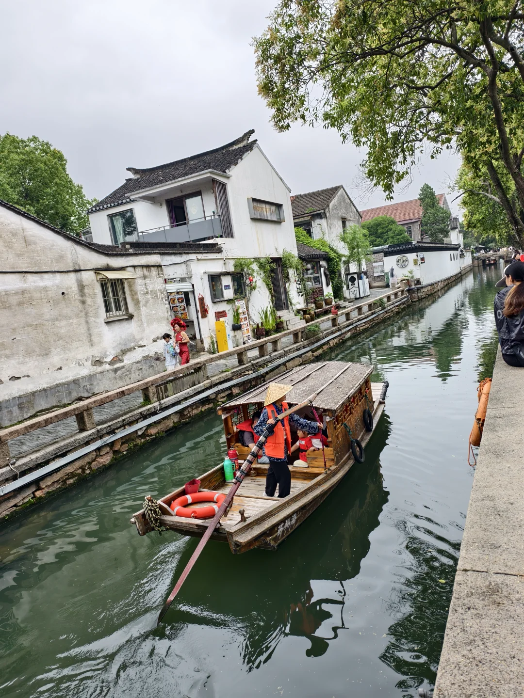 真的有被夜晚的七里山塘惊艳到！