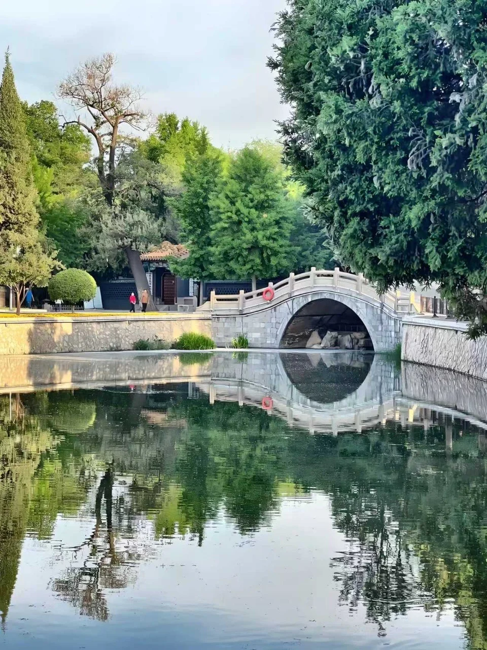 带爸妈！响堂山夸爆