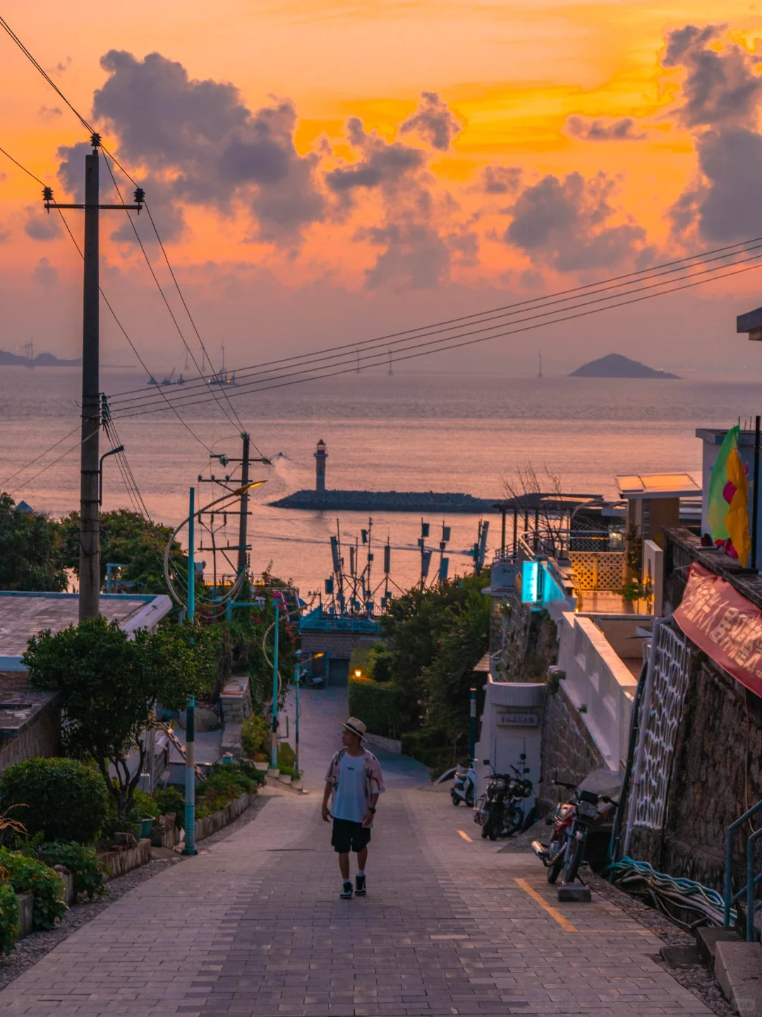 一座满足了我对海滨城市的所有幻想的地方