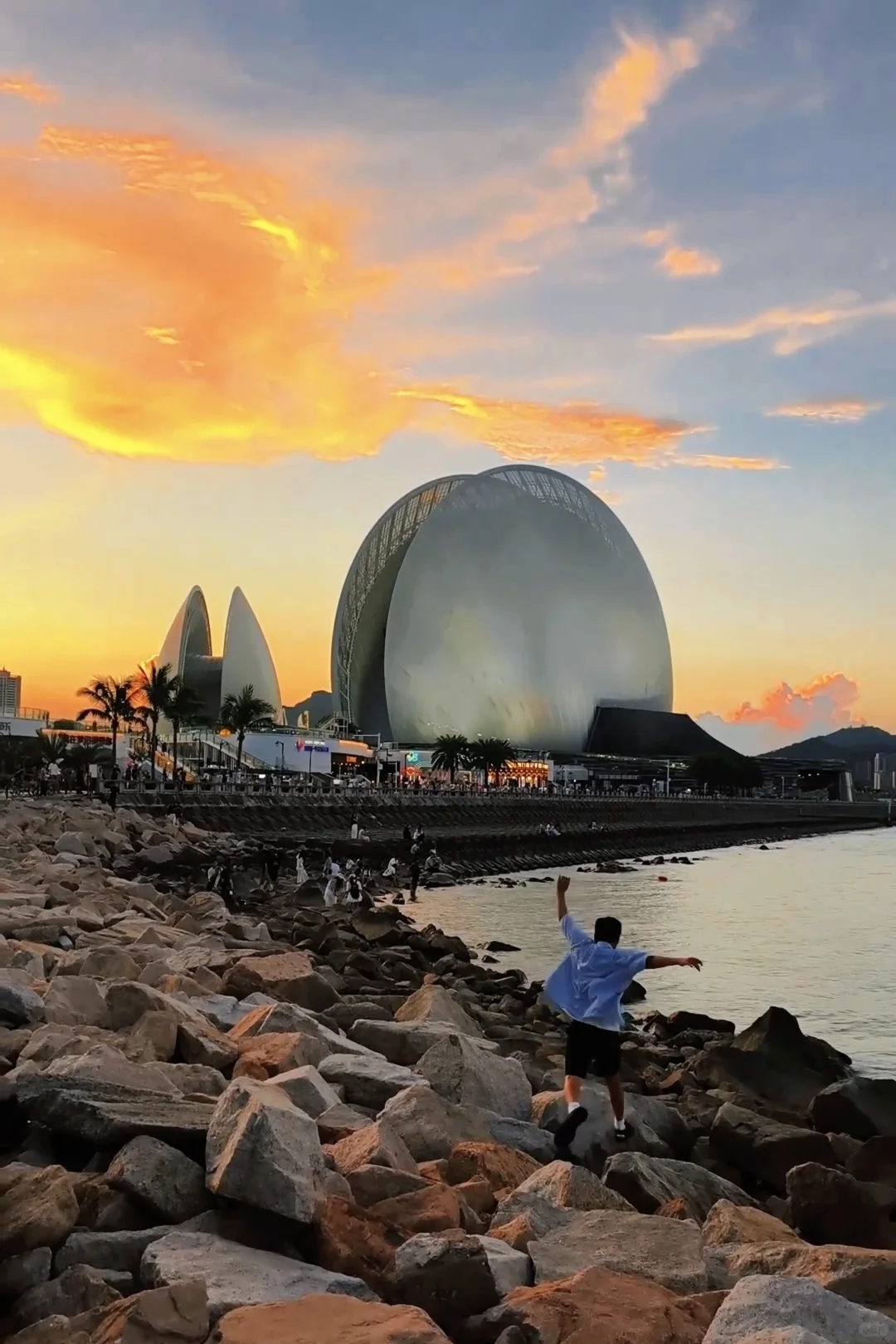 一座满足了我对海滨城市的所有幻想的地方