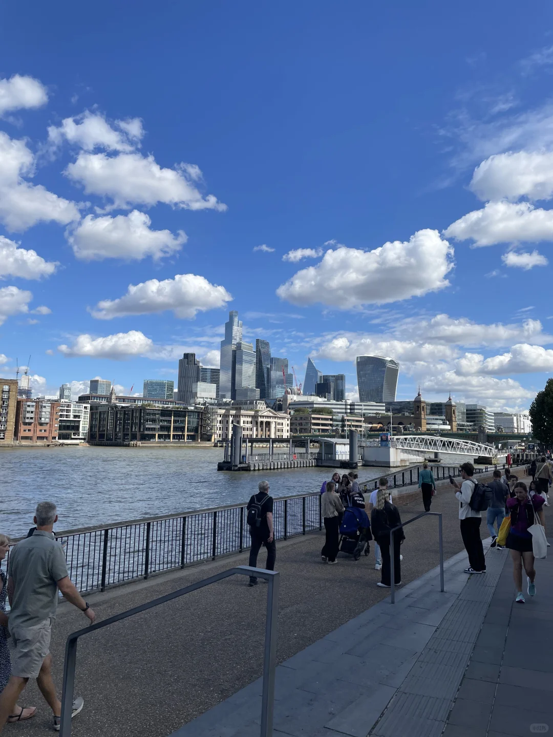 失业焦虑是真的，不上班好爽也是真的