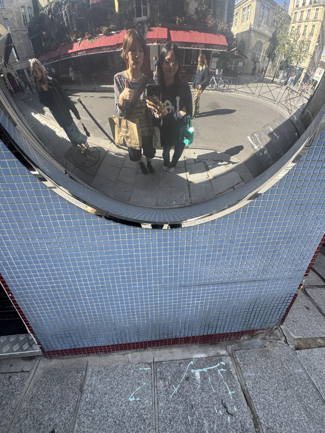 在巴黎此般当游客🗽