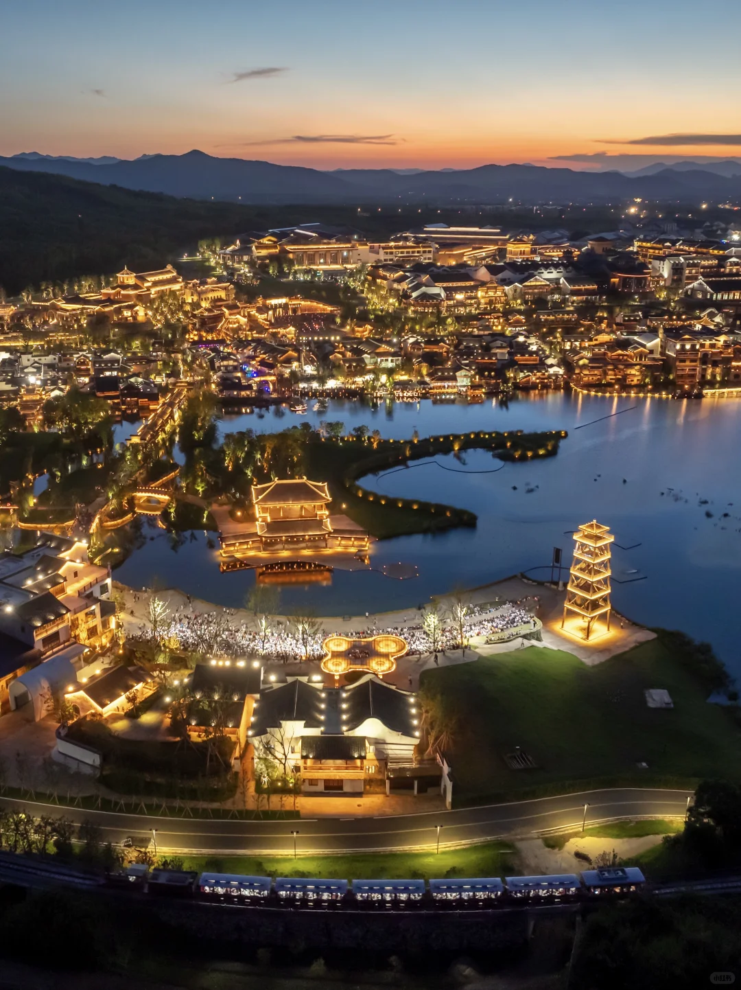 今年为止,我带娃去过最惊喜旅游小镇出现了